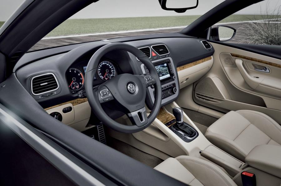  Volkswagen Eos 2010 года  (фото 10 из 24)